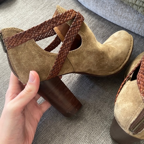 Frye Margaret Shootie Suede Braided Strap Booties Size 8.5 M - Picture 8 of 13